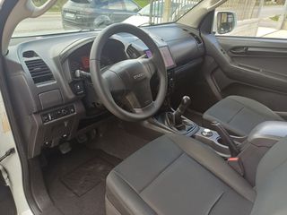 Isuzu D-Max 2018-thumb-8