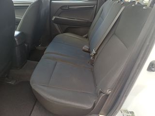 Isuzu D-Max 2018-thumb-14
