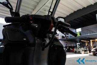 Bmw C1 125 Executive 2004 RESTORED-thumb-10