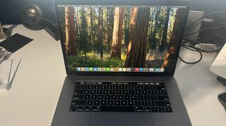 MacBook Pro 15" 2019 | i7 | 16GB | Touch Bar | Άριστη Κατάσταση