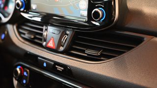 Hyundai i 30 2019 N LINE NAVI CAMERA LED FULL EXTRA-thumb-25