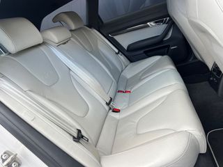 Audi RS6 2009-thumb-22