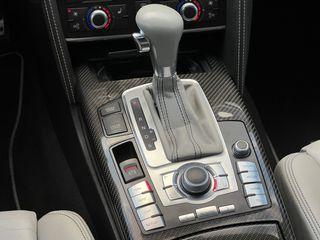 Audi RS6 2009-thumb-30