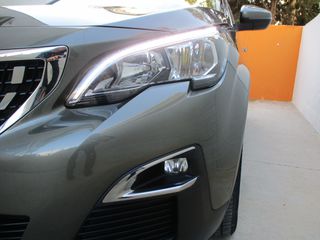 Peugeot 3008 2019 1.2 PURETECH 130 ALLURE-thumb-44