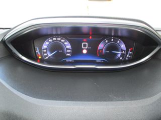 Peugeot 3008 2019 1.2 PURETECH 130 ALLURE-thumb-10