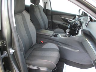 Peugeot 3008 2019 1.2 PURETECH 130 ALLURE-thumb-29