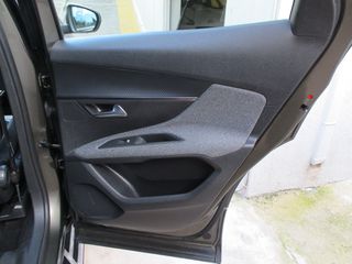 Peugeot 3008 2019 1.2 PURETECH 130 ALLURE-thumb-30