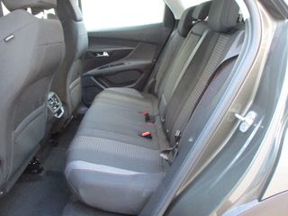 Peugeot 3008 2019 1.2 PURETECH 130 ALLURE-thumb-33