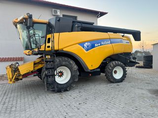 Θεριζοαλωνιστικές New Holland 2009 CX8080