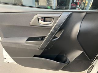 Toyota Auris 2018 1.4 D-4D DIESEL 6 TAXYTO-thumb-10