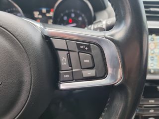 Jaguar XE 2015 XE 20d R-Sport-thumb-71