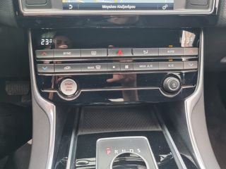 Jaguar XE 2015 XE 20d R-Sport-thumb-79