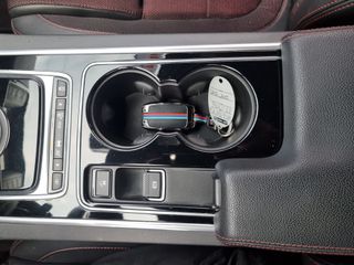 Jaguar XE 2015 XE 20d R-Sport-thumb-84