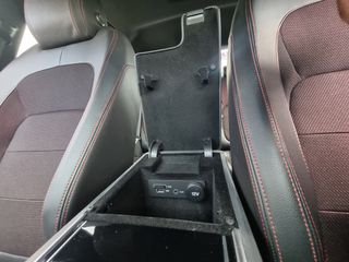 Jaguar XE 2015 XE 20d R-Sport-thumb-85