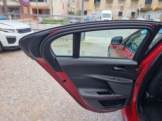 Jaguar XE 2015 XE 20d R-Sport-thumb-43