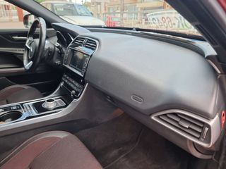 Jaguar XE 2015 XE 20d R-Sport-thumb-55