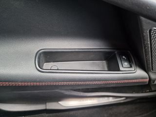 Jaguar XE 2015 XE 20d R-Sport-thumb-46
