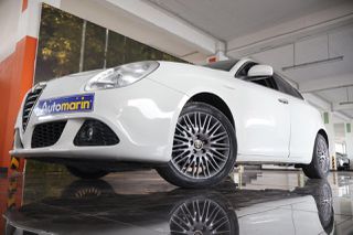Alfa Romeo Giulietta 2012 Distinctive Pack / 6 Χρόνια Δωρεάν Service-thumb-1