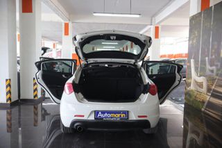 Alfa Romeo Giulietta 2012 Distinctive Pack / 6 Χρόνια Δωρεάν Service-thumb-10