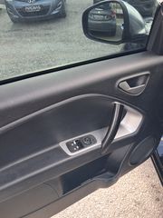 Alfa Romeo Mito 2012-thumb-11