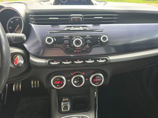 Alfa Romeo Giulietta 2011 1.6 JTDM 16V TURISMO-thumb-19