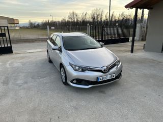 Toyota Auris 2016-thumb-1