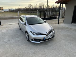 Toyota Auris 2016-thumb-2