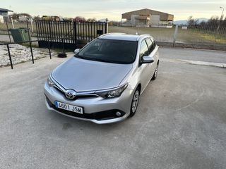 Toyota Auris 2016-thumb-3