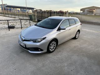 Toyota Auris 2016-thumb-4