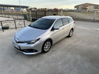 Toyota Auris 2016-thumb-5