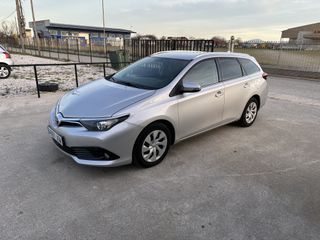 Toyota Auris 2016-thumb-6