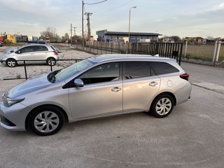 Toyota Auris 2016-thumb-8