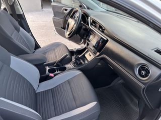 Toyota Auris 2016-thumb-36