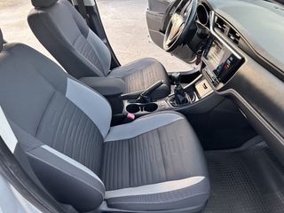 Toyota Auris 2016-thumb-37