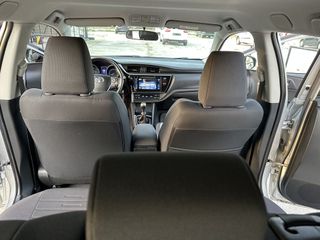 Toyota Auris 2016-thumb-44