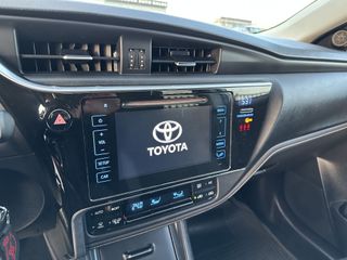 Toyota Auris 2016-thumb-20