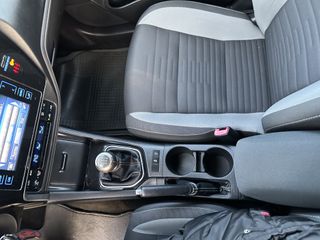 Toyota Auris 2016-thumb-26
