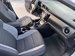 Toyota Auris 2016-thumb-35