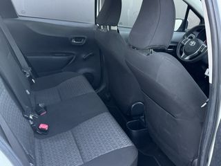 Toyota Yaris 2014 YARIS 1.3 VVTI Automatic-thumb-11