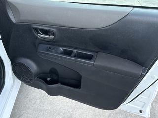 Toyota Yaris 2014 YARIS 1.3 VVTI Automatic-thumb-13