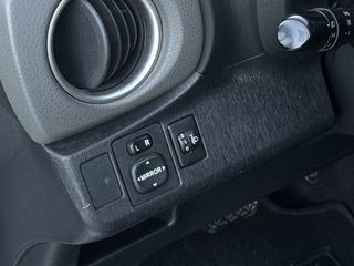 Toyota Yaris 2014 YARIS 1.3 VVTI Automatic-thumb-29