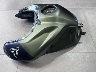 ΡΕΖΕΡΒΟΥΑΡ / ΤΕΠΟΖΙΤΟ TRIUMPH TIGER 900 RALLY PRO (ΧΑΚΙ ΧΡΩΜΑ)-thumb-1