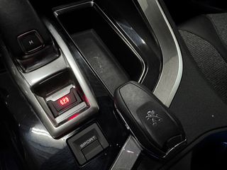 Peugeot 3008 2017 1.2 PURETECH 130 ALLURE-thumb-39