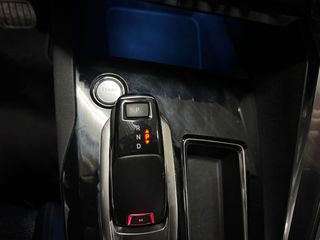 Peugeot 3008 2017 1.2 PURETECH 130 ALLURE-thumb-22