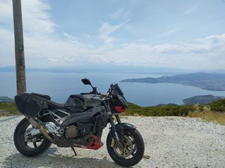 Aprilia Tuono 2006-thumb-11