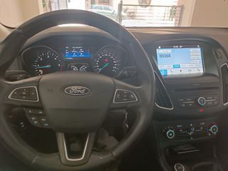 Ford Focus 2017 STATION WAGON-thumb-6