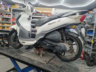 Sym Symphony ST 125 2014-thumb-4