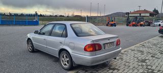 Toyota Corolla 2000-thumb-2