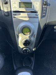 Toyota Yaris 2007-thumb-12