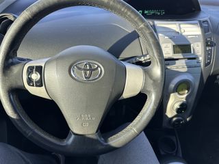 Toyota Yaris 2007-thumb-13